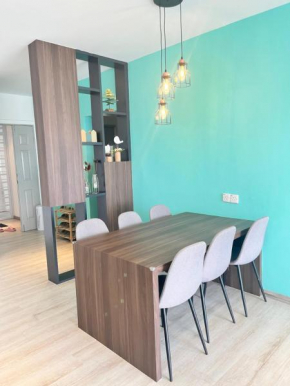 Emerald Avenue Cozy 3R3B Apartment 716